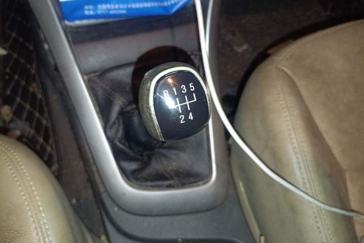 Used Baojun 630 2013 1.5L manual standard version Gear Lever