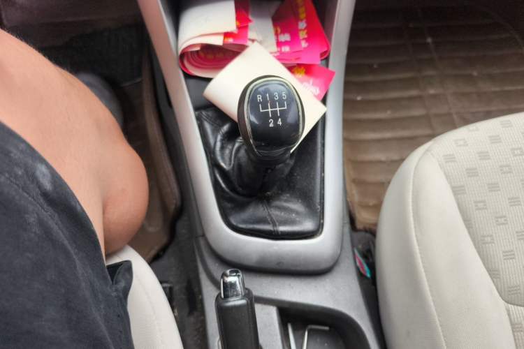 Used Baojun 630 2013 1.5L manual Entry-level trim Gear Lever
