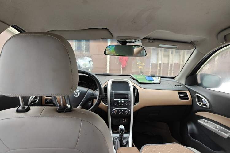 Used Baojun 630 2013 1.5L manual Comfort trim Headliner
