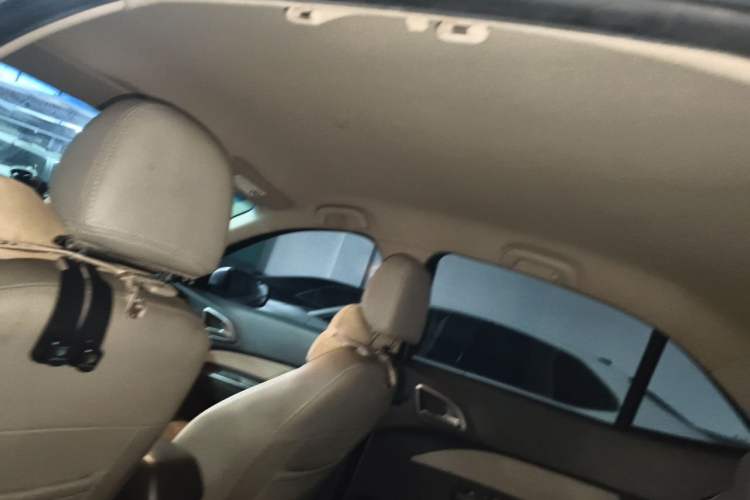 Used Baojun 630 2013 1.5L manual standard version Headliner