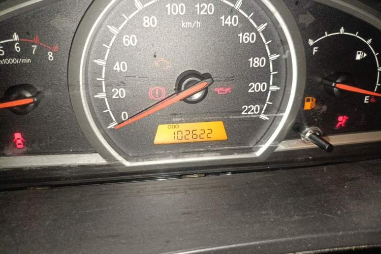 Used Baojun 630 2013 1.5L manual standard version Odometer Close Up