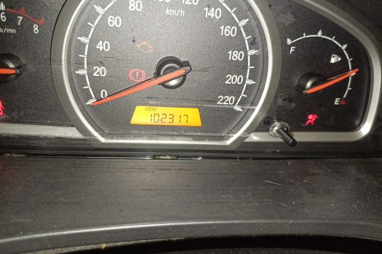 Used Baojun 630 2013 1.5L manual standard version Odometer Close Up