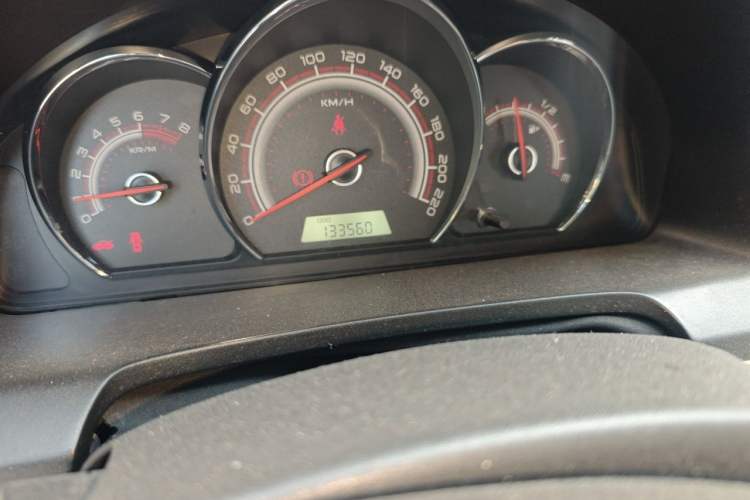 Used Baojun 630 2013 1.5L manual Comfort trim Odometer Close Up
