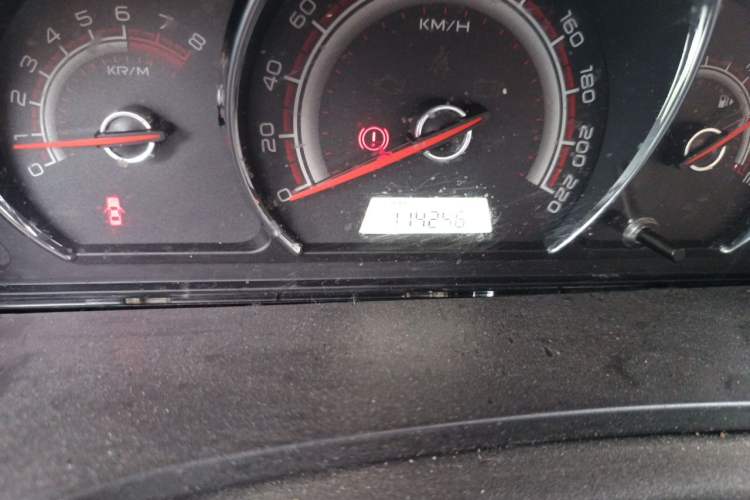 Used Baojun 630 2013 1.5L manual Comfort trim Odometer Close Up