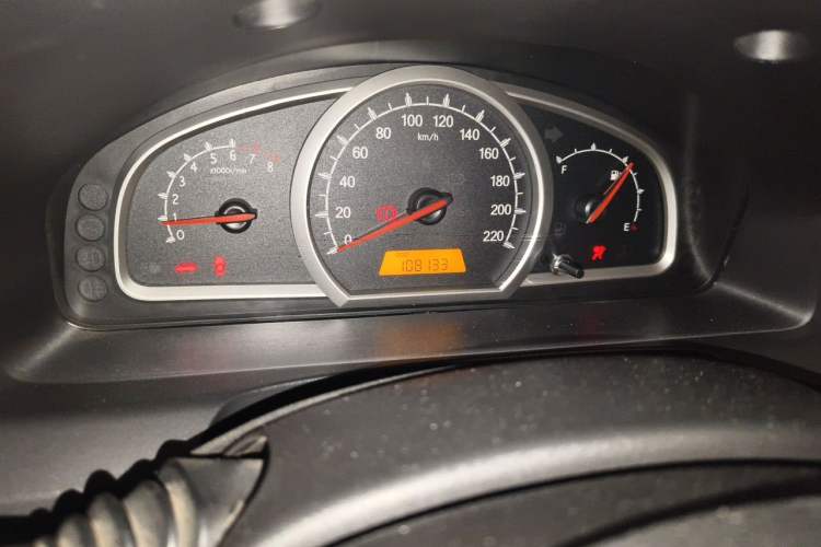Used Baojun 630 2013 1.5L manual standard version Odometer Close Up