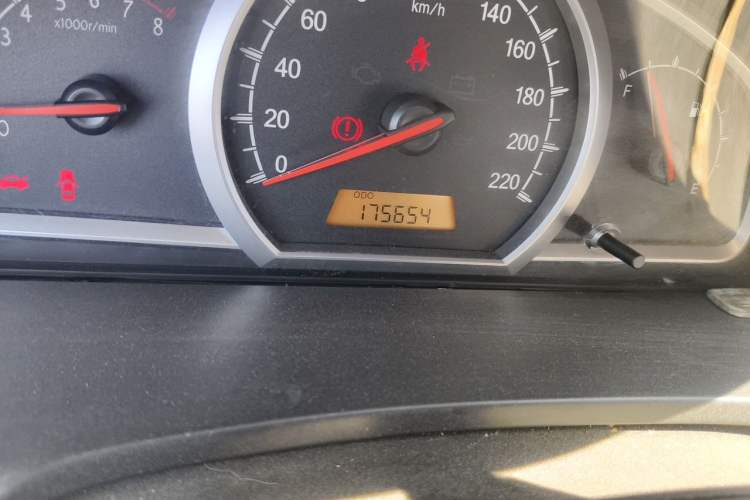 Used Baojun 630 2013 1.5L manual standard version Odometer Close Up