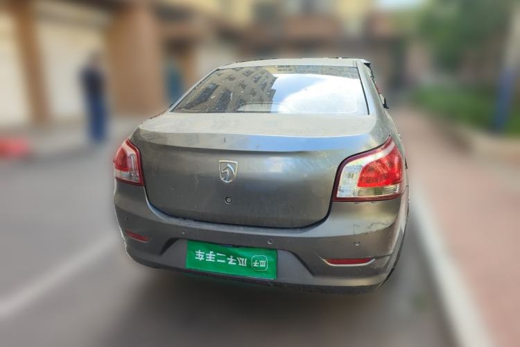 Used Baojun 630 2013 1.5L manual standard version Rear
