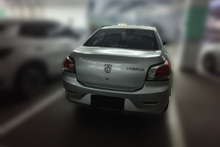 Used Baojun 630 2013 1.5L manual standard version Rear