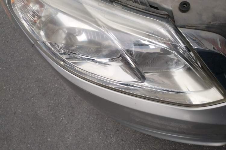 Used Baojun 630 2013 1.5L manual standard version Right Front Headlight