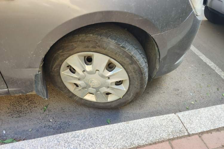 Used Baojun 630 2013 1.5L manual standard version Right Front Wheel Hub