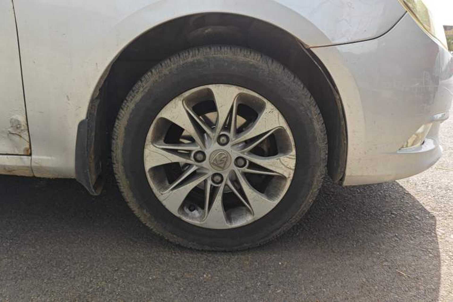 Used Baojun 630 2013 1.5L manual Comfort trim Right Front Wheel Hub