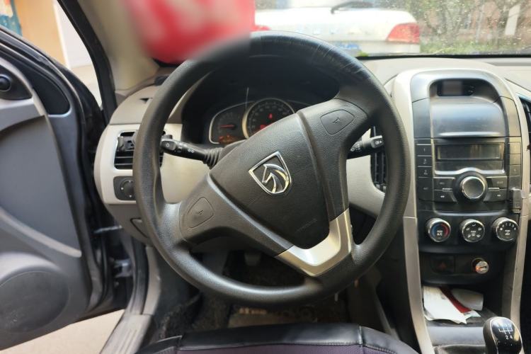 Used Baojun 630 2013 1.5L manual standard version Steering Wheel
