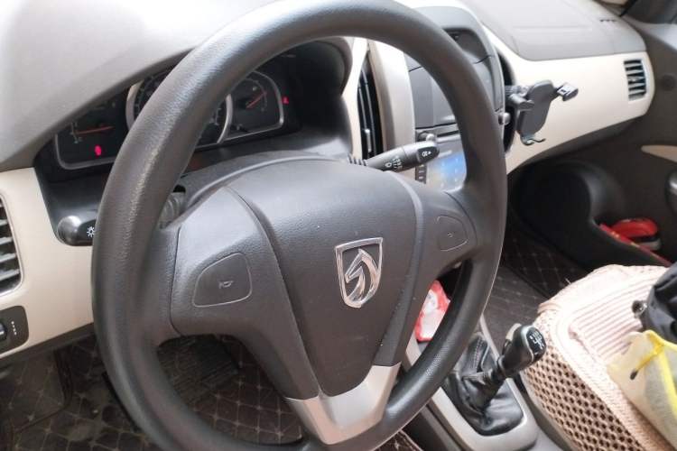 Used Baojun 630 2013 1.5L manual standard version Steering Wheel