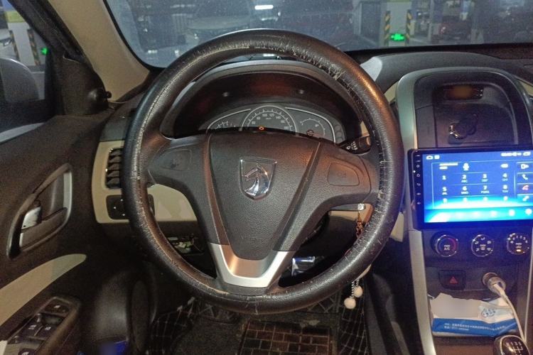 Used Baojun 630 2013 1.5L manual standard version Steering Wheel