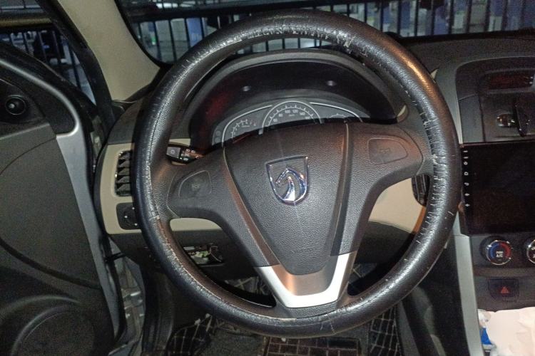 Used Baojun 630 2013 1.5L manual standard version Steering Wheel