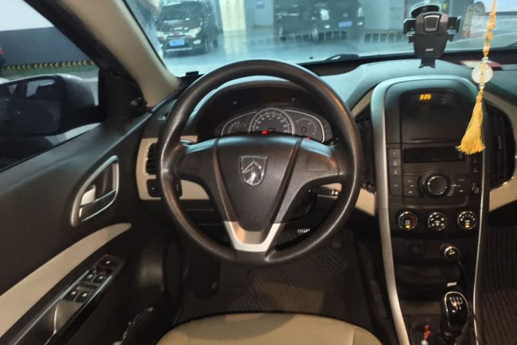 Used Baojun 630 2013 1.5L manual standard version Steering Wheel