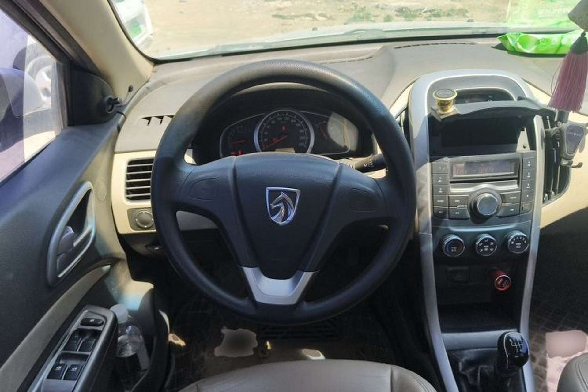 Used Baojun 630 2013 1.5L manual standard version Steering Wheel