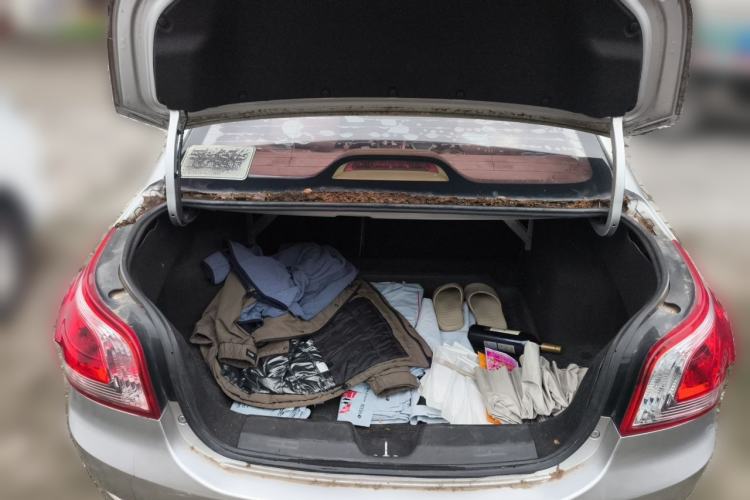 Used Baojun 630 2013 1.5L manual Entry-level trim Trunk