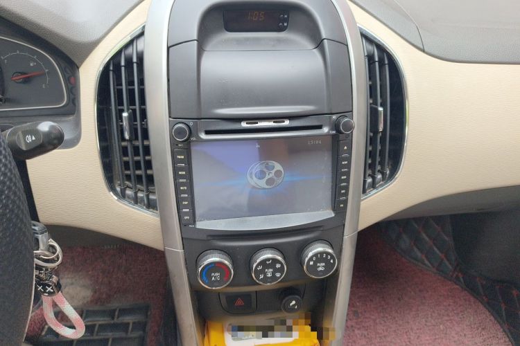 Used Baojun 630 2013 1.5L manual Entry-level trim Audio And AC Panel