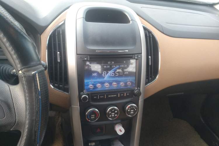 Used Baojun 630 2013 1.5L automatic Elite version Audio And AC Panel