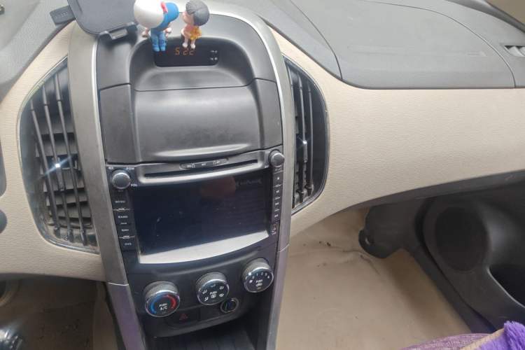 Used Baojun 630 2013 1.5L manual standard version Audio And AC Panel