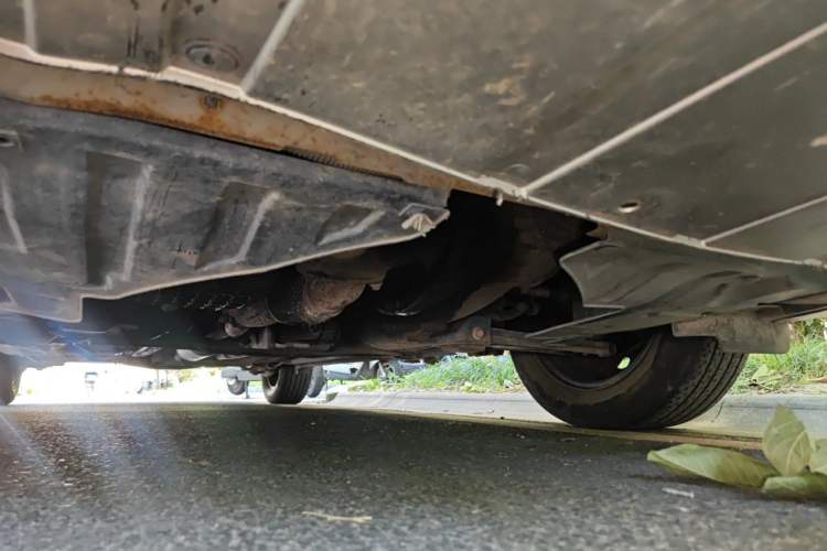 Used Baojun 630 2013 1.5L manual standard version Chassis Front