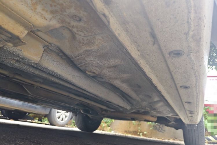 Used Baojun 630 2013 1.5L manual standard version Chassis Front Left