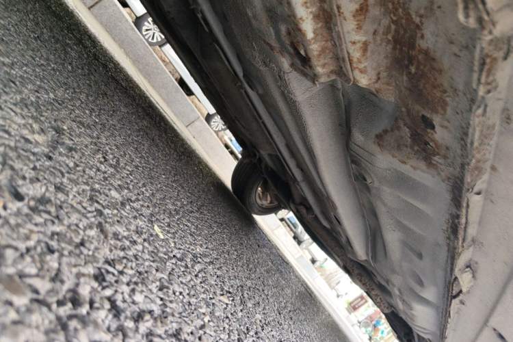 Used Baojun 630 2013 1.8L manual Comfort trim level Chassis Front Left