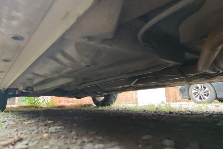 Used Baojun 630 2013 1.5L manual Comfort trim Chassis Front Right