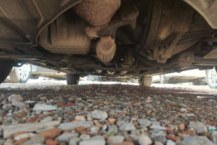 Used Baojun 630 2013 1.5L manual standard version Chassis Front