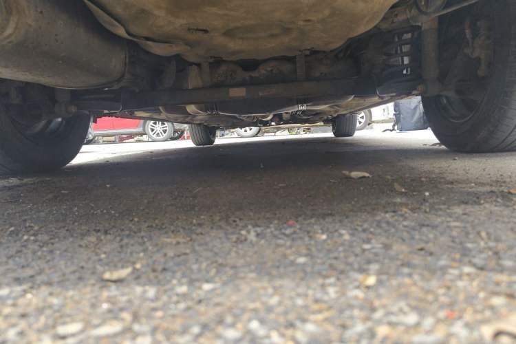 Used Baojun 630 2013 1.5L manual standard version Chassis Rear