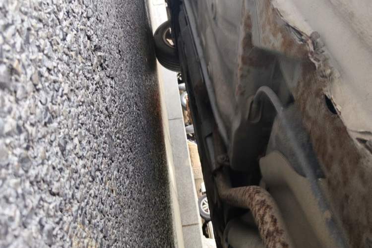 Used Baojun 630 2013 1.8L manual Comfort trim level Chassis Rear Left