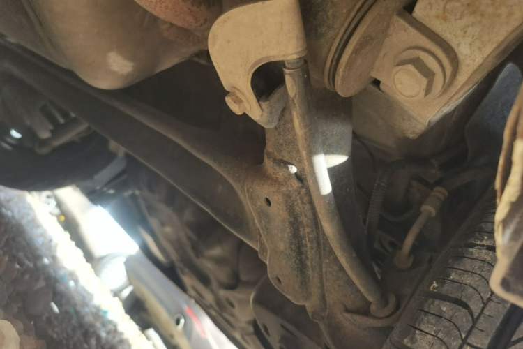 Used Baojun 630 2013 1.5L manual standard version Chassis Rear Left