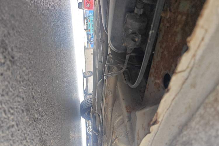 Used Baojun 630 2013 1.5L manual standard version Chassis Rear Right