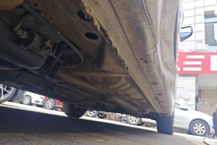 Used Baojun 630 2013 1.5L manual standard version Chassis Rear Right
