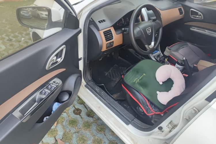 Used Baojun 630 2013 1.5L manual Comfort trim Driver Seat