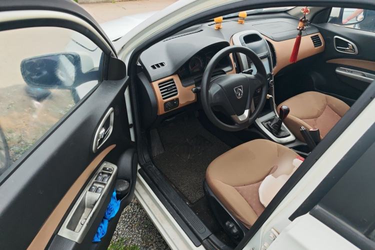 Used Baojun 630 2013 1.5L manual Comfort trim Driver Seat