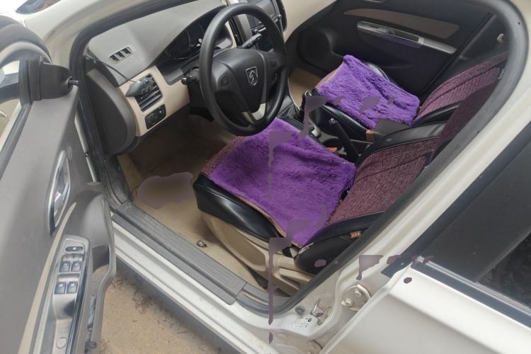 Used Baojun 630 2013 1.5L manual standard version Driver Seat