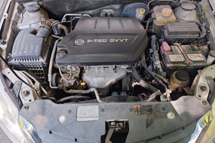 Used Baojun 630 2013 1.5L manual standard version Engine Bay