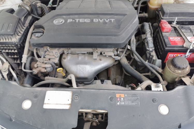 Used Baojun 630 2013 1.5L manual Elite version Engine Bay