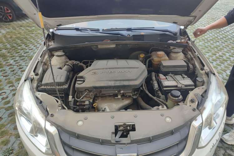 Used Baojun 630 2013 1.5L manual Comfort trim Engine Bay