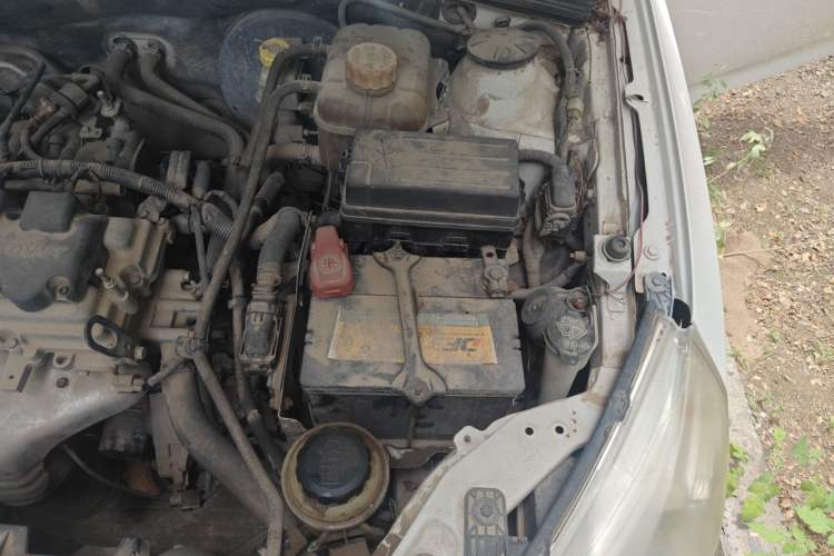 Used Baojun 630 2013 1.5L manual standard version Engine Bay Left