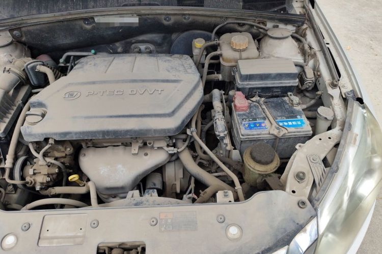 Used Baojun 630 2013 1.5L manual standard version Engine Bay Left