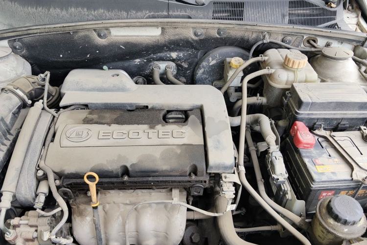 Used Baojun 630 2013 1.8L manual Comfort trim level Engine Bay