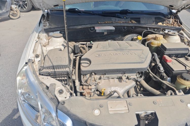 Used Baojun 630 2013 1.5L manual standard version Engine Bay Right