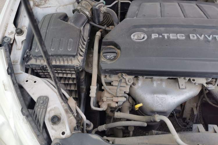 Used Baojun 630 2013 1.5L manual Elite version Engine Bay Right
