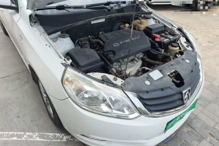 Used Baojun 630 2013 1.5L manual Entry-level trim Engine Bay Right