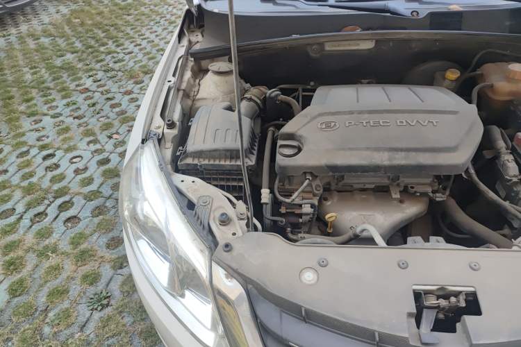 Used Baojun 630 2013 1.5L manual Comfort trim Engine Bay Right