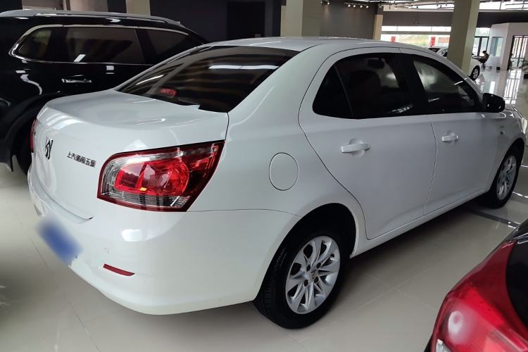 Used Baojun 630 2013 1.5L manual Comfort trim Exterior 3