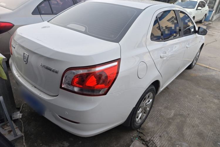 Used Baojun 630 2013 1.5L manual Comfort trim Exterior 3